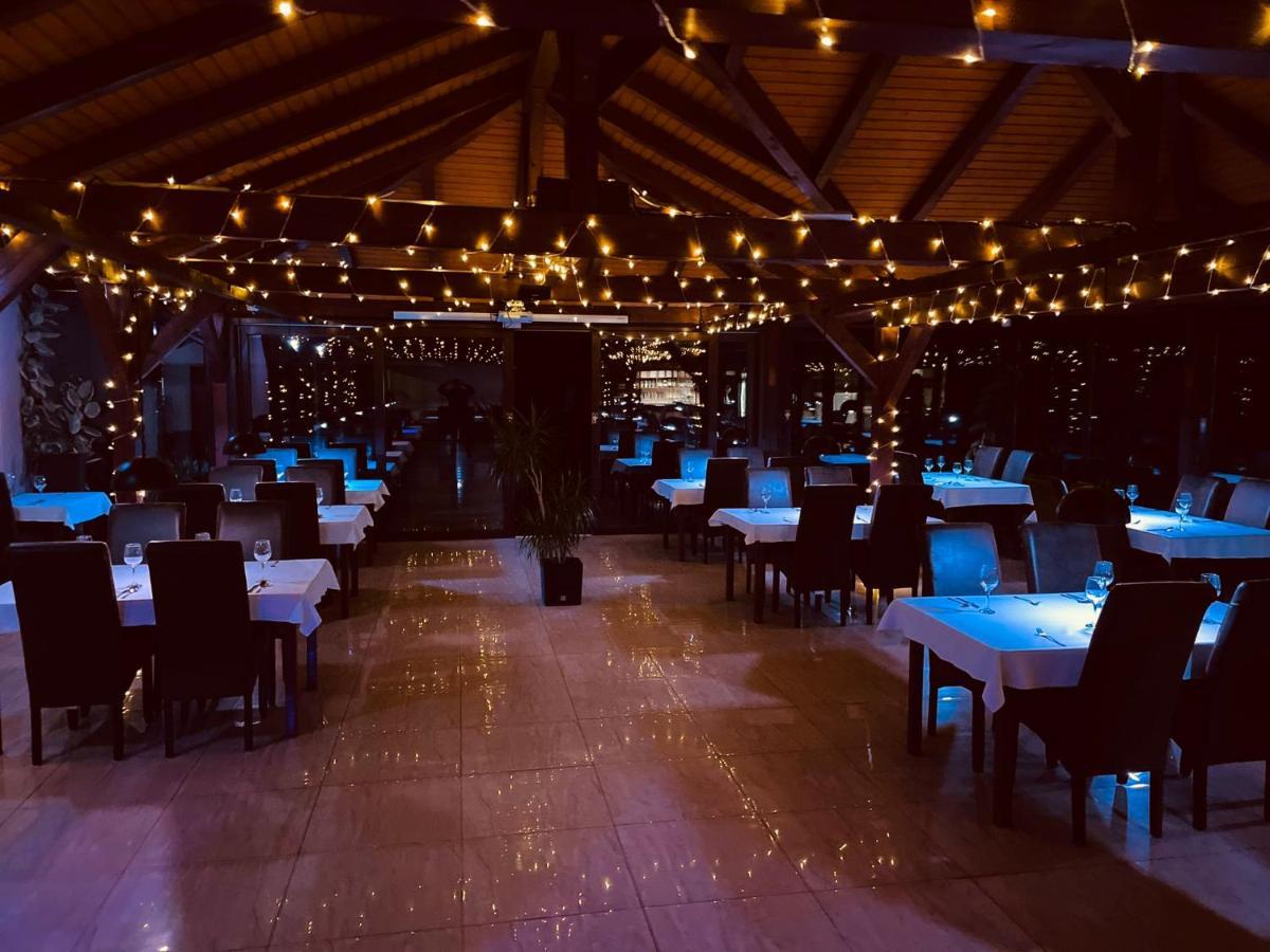 Penzion Bebek Filakovo Luaran gambar